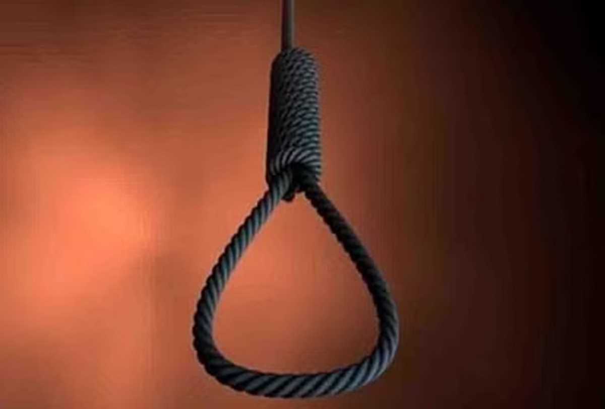 इटावा में बीएससी छात्रा ने फांसी लगा कर दी जान